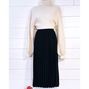 Black maxi pleated skirt